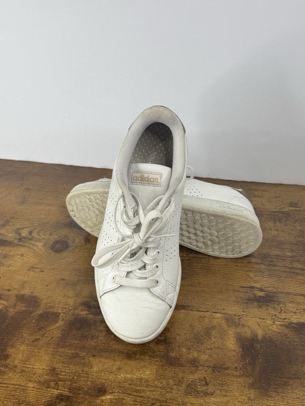 adidas Advantage Cloudfoam Womens 7 White Copper Metallic Sneakers F36223